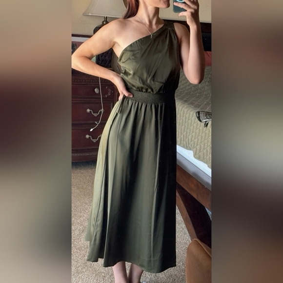 Nicole Miller Dresses & Skirts - Womens Nicole Miller One Shoulder Midi Dress Size  Med- Satin feel- Olive Green